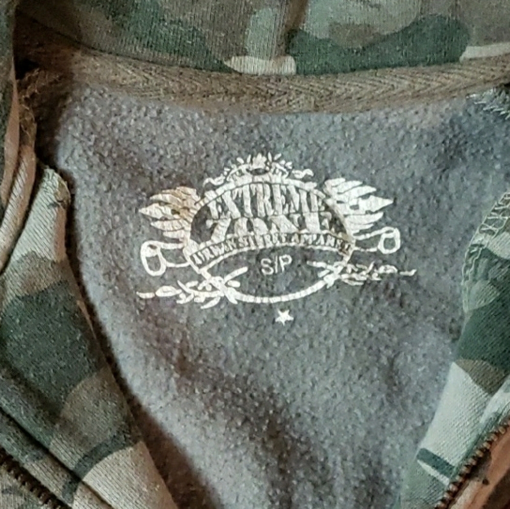 Extreme Camo Zip-Up Jacket - Picture 2 of 12